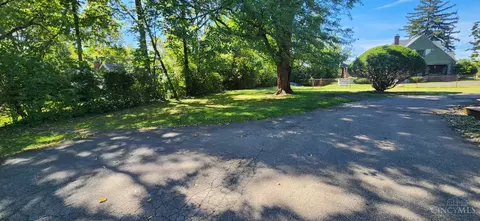 Exterior - 7620 Montgomery Rd, Cincinnati, OH 45236 photo 9 of 9