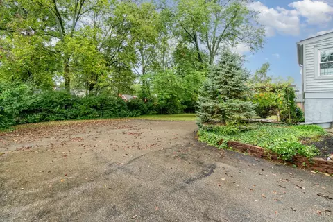 Exterior - 7620 Montgomery Rd, Cincinnati, OH 45236 photo 3 of 9