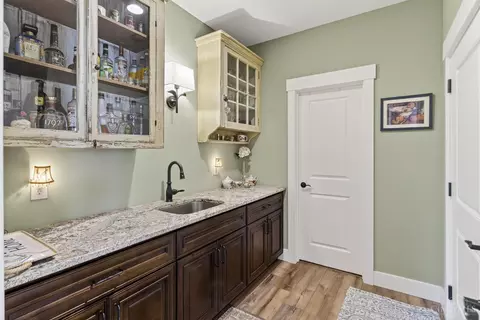 400 Parkview Cir, Cincinnati, OH 45233 photo 9