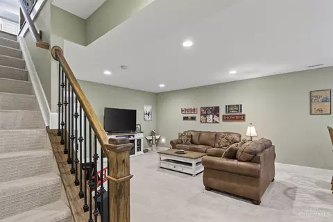 400 Parkview Cir, Cincinnati, OH 45233 photo 27