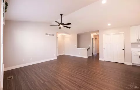1956 Redbud Dr, Hamilton, OH 45013 photo 9