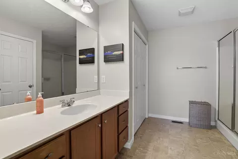 Bath - 323 Rawling Dr, Harrison, OH 45030 photo 1 of 2