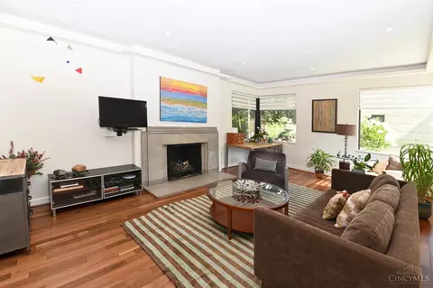 Living - 25 Observatory Hl, Cincinnati, OH 45208 photo 1 of 4