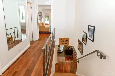 Entry Way - 25 Observatory Hl, Cincinnati, OH 45208 photo 3 of 4