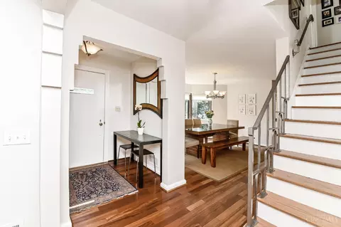 Entry Way - 25 Observatory Hl, Cincinnati, OH 45208 photo 1 of 4