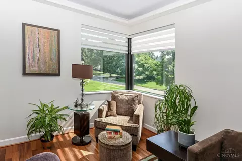 Living - 25 Observatory Hl, Cincinnati, OH 45208 photo 3 of 4