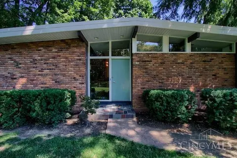 6196 Turpin Hills Dr, Cincinnati, OH 45244
