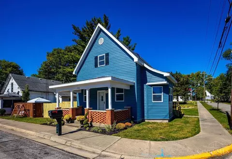 106 County Line Rd, College Corner, OH 45003