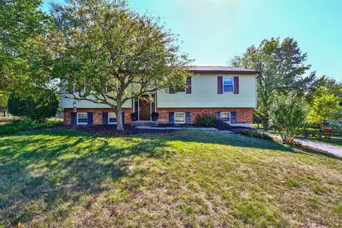 7712 Whitehall Cir, West Chester, OH 45069