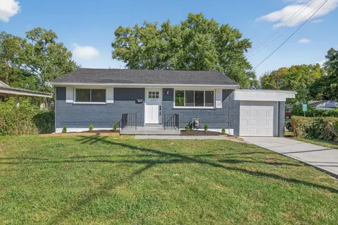 126 Riddle Rd, Woodlawn, OH 45215