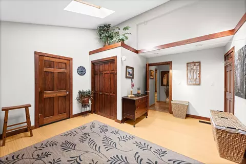 Entry Way - 3366 Wagner Rd, Cincinnati, OH 45245 photo 11 of 15
