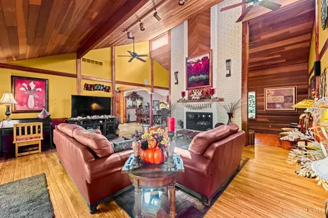 Living - 3366 Wagner Rd, Cincinnati, OH 45245 photo 2 of 9
