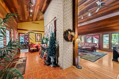 Entry Way - 3366 Wagner Rd, Cincinnati, OH 45245 photo 5 of 15
