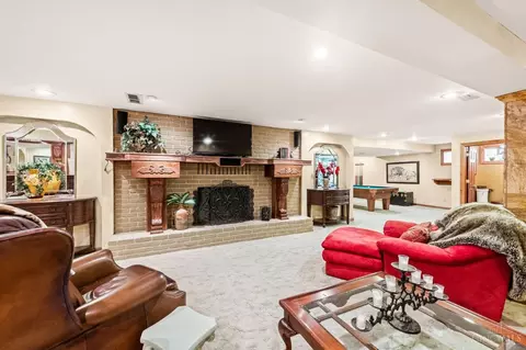 Living - 3366 Wagner Rd, Cincinnati, OH 45245 photo 8 of 9