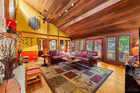 Living - 3366 Wagner Rd, Cincinnati, OH 45245 photo 4 of 9