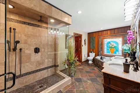 Bath - 3366 Wagner Rd, Cincinnati, OH 45245 photo 7 of 10