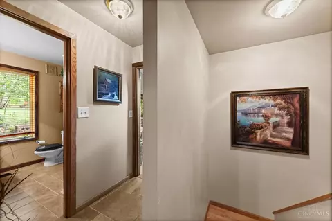 Entry Way - 3366 Wagner Rd, Cincinnati, OH 45245 photo 12 of 15