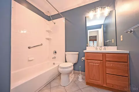 Bath - 4644 Belleview Ave, Blue Ash, OH 45242 photo 3 of 5