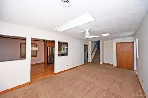Living - 4644 Belleview Ave, Blue Ash, OH 45242 photo 4 of 6