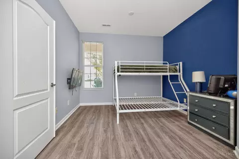 Bedroom - 7601 Skyview Cir, Cincinnati, OH 45248 photo 1 of 3