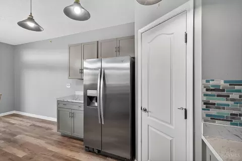 Kitchen - 7601 Skyview Cir, Cincinnati, OH 45248 photo 4 of 5