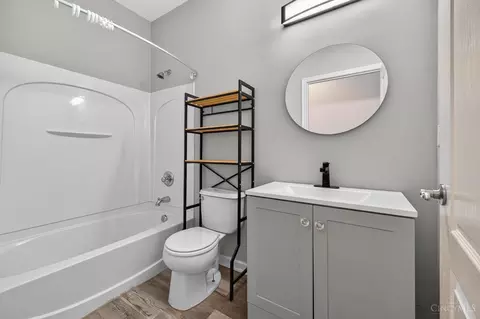 Bath - 7601 Skyview Cir, Cincinnati, OH 45248 photo 3 of 4