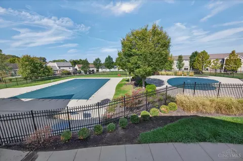 Exterior - 7601 Skyview Cir, Cincinnati, OH 45248 photo 8 of 8