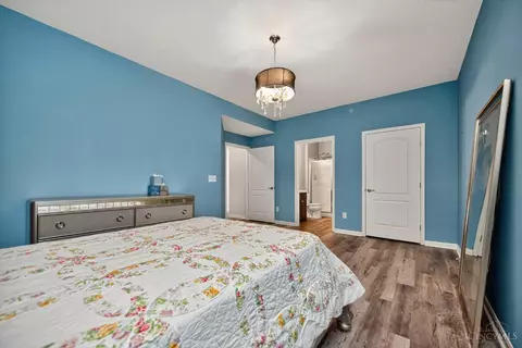 Bedroom - 7601 Skyview Cir, Cincinnati, OH 45248 photo 3 of 3