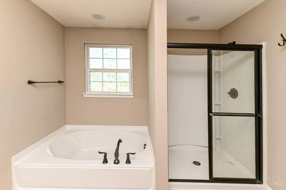 Bath - 5716 Senour Dr, West Chester, OH 45069 photo 3 of 3