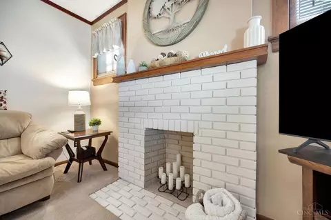 Living - 4511 Carnation Ave, Cincinnati, OH 45238 photo 3 of 4