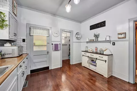 Kitchen - 4511 Carnation Ave, Cincinnati, OH 45238 photo 3 of 4