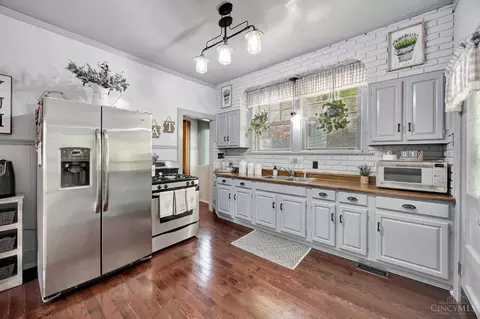 Kitchen - 4511 Carnation Ave, Cincinnati, OH 45238 photo 1 of 4