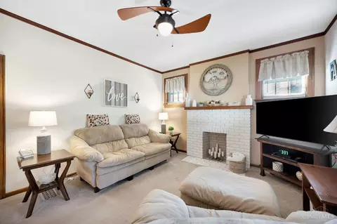 Living - 4511 Carnation Ave, Cincinnati, OH 45238 photo 2 of 4