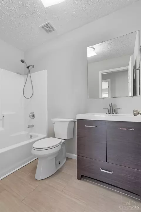 Bath - 108 Boulder Dr, Mount Orab, OH 45154 photo 2 of 2
