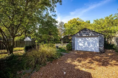 Exterior - 6988 Grace Ave, Mariemont, OH 45227 photo 7 of 9