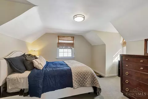 Bedroom - 6988 Grace Ave, Mariemont, OH 45227 photo 1 of 3