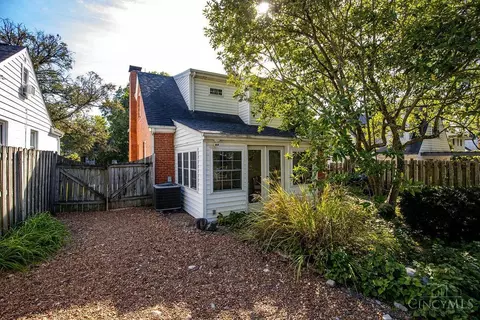 Exterior - 6988 Grace Ave, Mariemont, OH 45227 photo 5 of 9