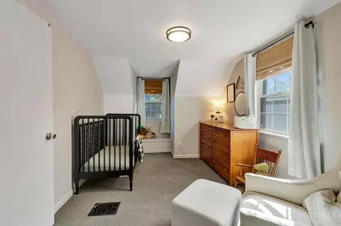 Bedroom - 6988 Grace Ave, Mariemont, OH 45227 photo 3 of 3