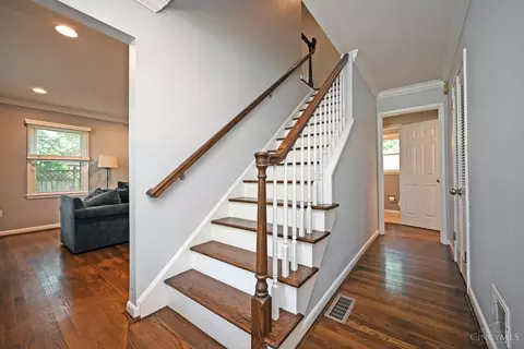 Entry Way - 8530 Sturbridge Dr, Cincinnati, OH 45236 photo 2 of 5