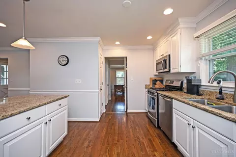 Kitchen - 8530 Sturbridge Dr, Cincinnati, OH 45236 photo 3 of 6