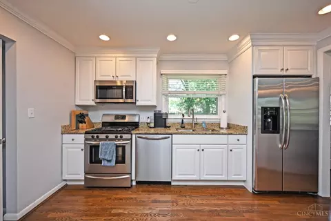 Kitchen - 8530 Sturbridge Dr, Cincinnati, OH 45236 photo 5 of 6