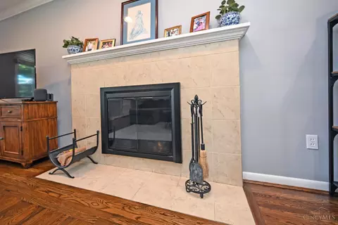 Living - 8530 Sturbridge Dr, Cincinnati, OH 45236 photo 5 of 6