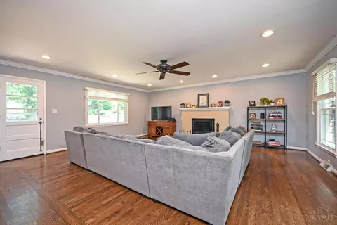 Living - 8530 Sturbridge Dr, Cincinnati, OH 45236 photo 3 of 6