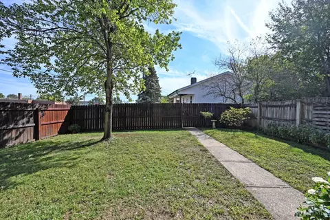 Exterior - 649 Derby Ave, Cincinnati, OH 45232 photo 10 of 13