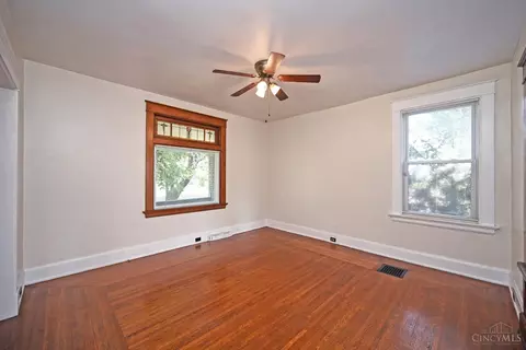 Living - 649 Derby Ave, Cincinnati, OH 45232 photo 3 of 7