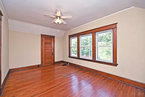 Bedroom - 649 Derby Ave, Cincinnati, OH 45232 photo 3 of 6