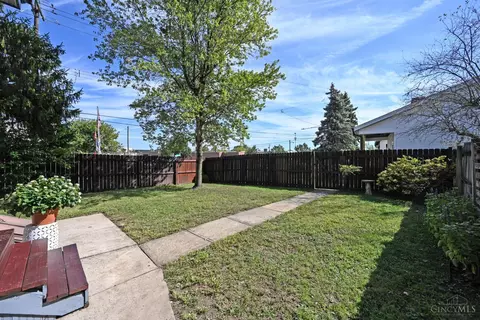 Exterior - 649 Derby Ave, Cincinnati, OH 45232 photo 9 of 13