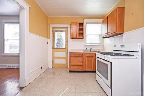 Kitchen - 649 Derby Ave, Cincinnati, OH 45232 photo 2 of 4