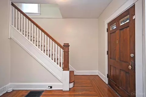 Entry Way - 649 Derby Ave, Cincinnati, OH 45232 photo 2 of 4