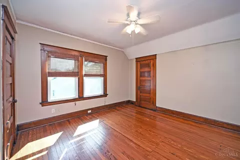 Bedroom - 649 Derby Ave, Cincinnati, OH 45232 photo 4 of 6